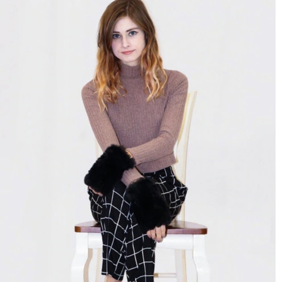 NWT$70 Surell Faux Fur Knit Texting Fingerless Gloves Mittens - Picture 6 of 10